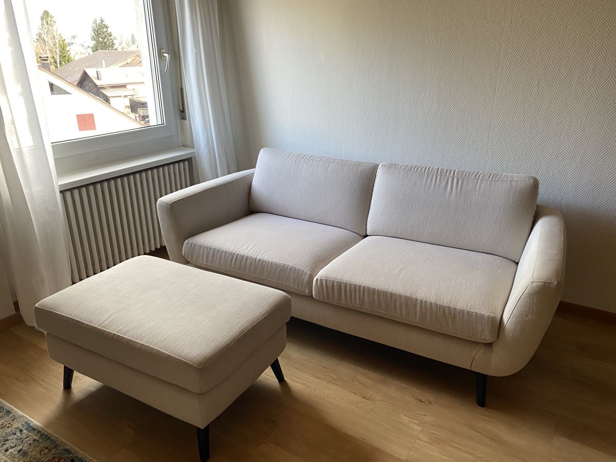 Divani: Weisses Sofa mit Hocker – Usato da Gipf-Oberfrick venduto da tim_2mkl 1