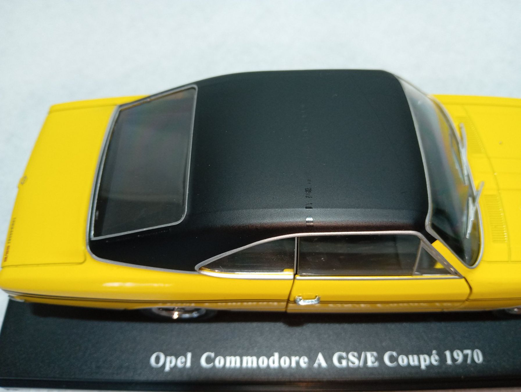 Opel Modellini d'auto: Opel Commodore A GS/E Coupe 1970 – Usato da Huttwil venduto da Secondtrain 8