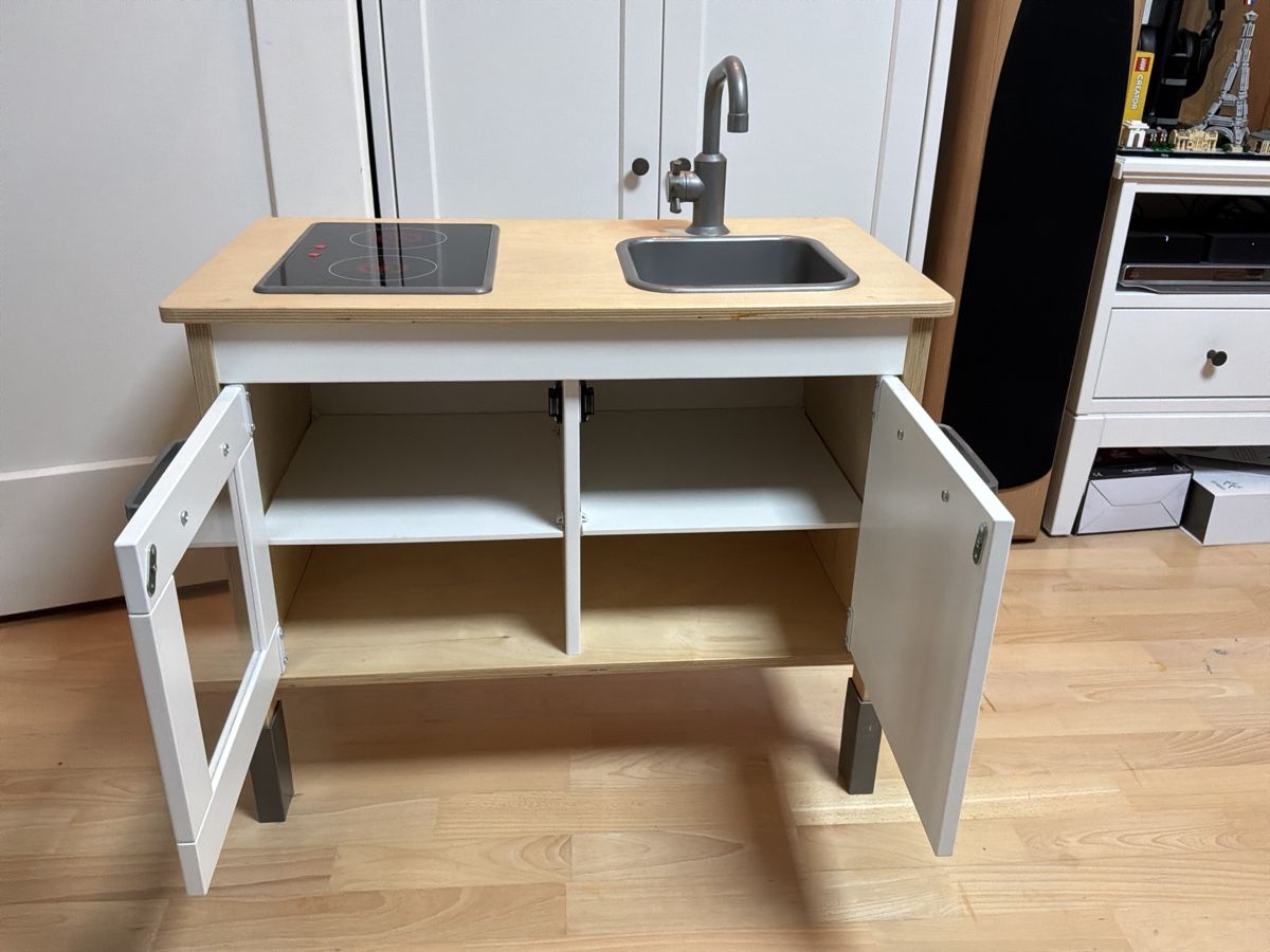 Ikea Spielzeuge: Kinderküche IKEA guter Zustand – Gebraucht aus St. Gallen von petergyoergy 1
