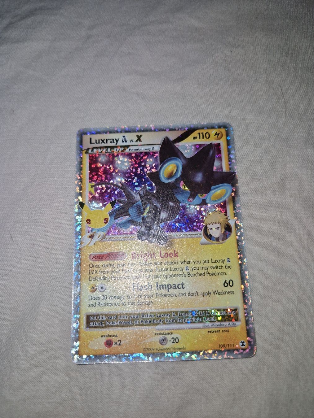 Pokémon Carte collezionabili: Luxray 25 th Pokémon celebration  – Nuovo (secondo la descrizione) da Les Acacias venduto da S.Vieira 1