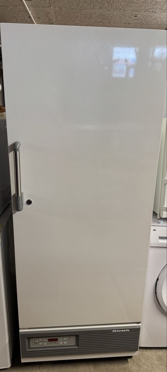 Réfrigérateurs: Labor Kühlschrank (Kirsch) Nr 9 – D'occasion à Dübendorf par Brocki_West
