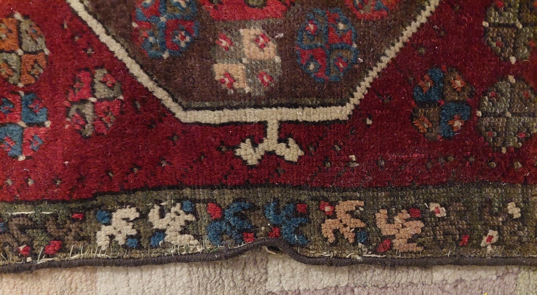 Tapis: kleiner Orientteppich mit diversen Schäden... – D'occasion à Zürich par Cortin 2
