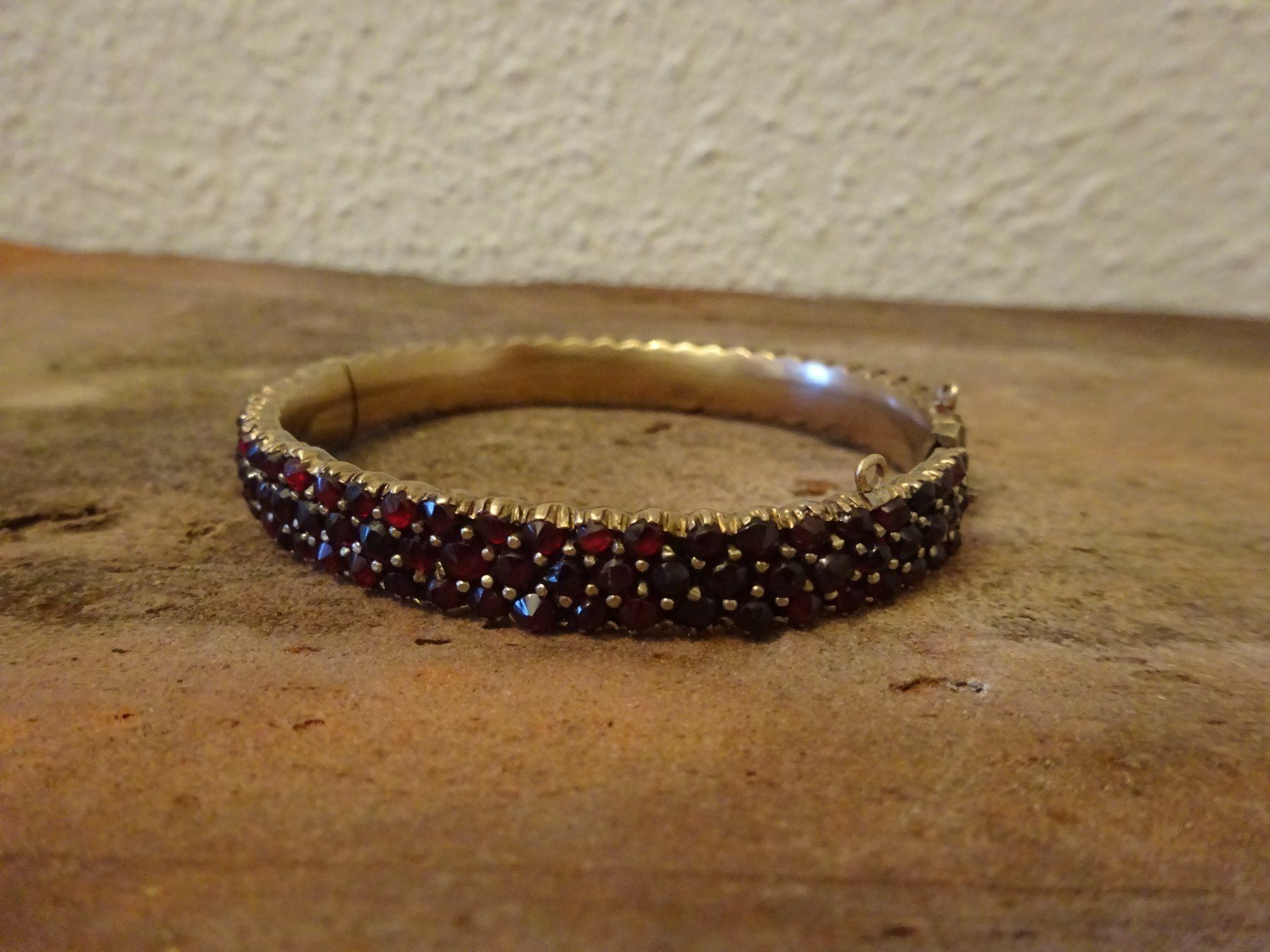 Bracciali & Braccialetti: Antiker Armreif Granat / Mineralien – Usato da Esslingen venduto da FetteSchnecke 4