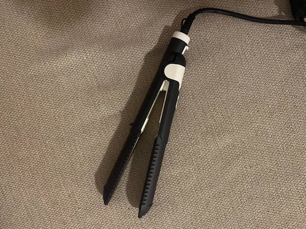 Accessori per capelli: Vendo piastra per capelli – Usato da Lugano venduto da rob_9cln