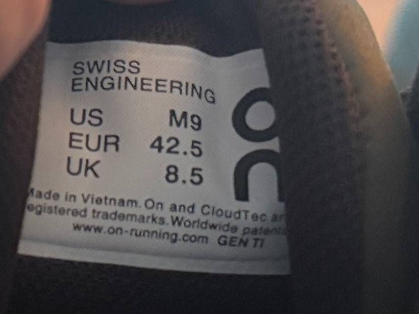 On Herrenschuhe: NEU: ON Cloudrock Waterproof in Grösse 42.5 Originalverpackt – Neu und originalverpackt aus Zürich von Dave3939 4