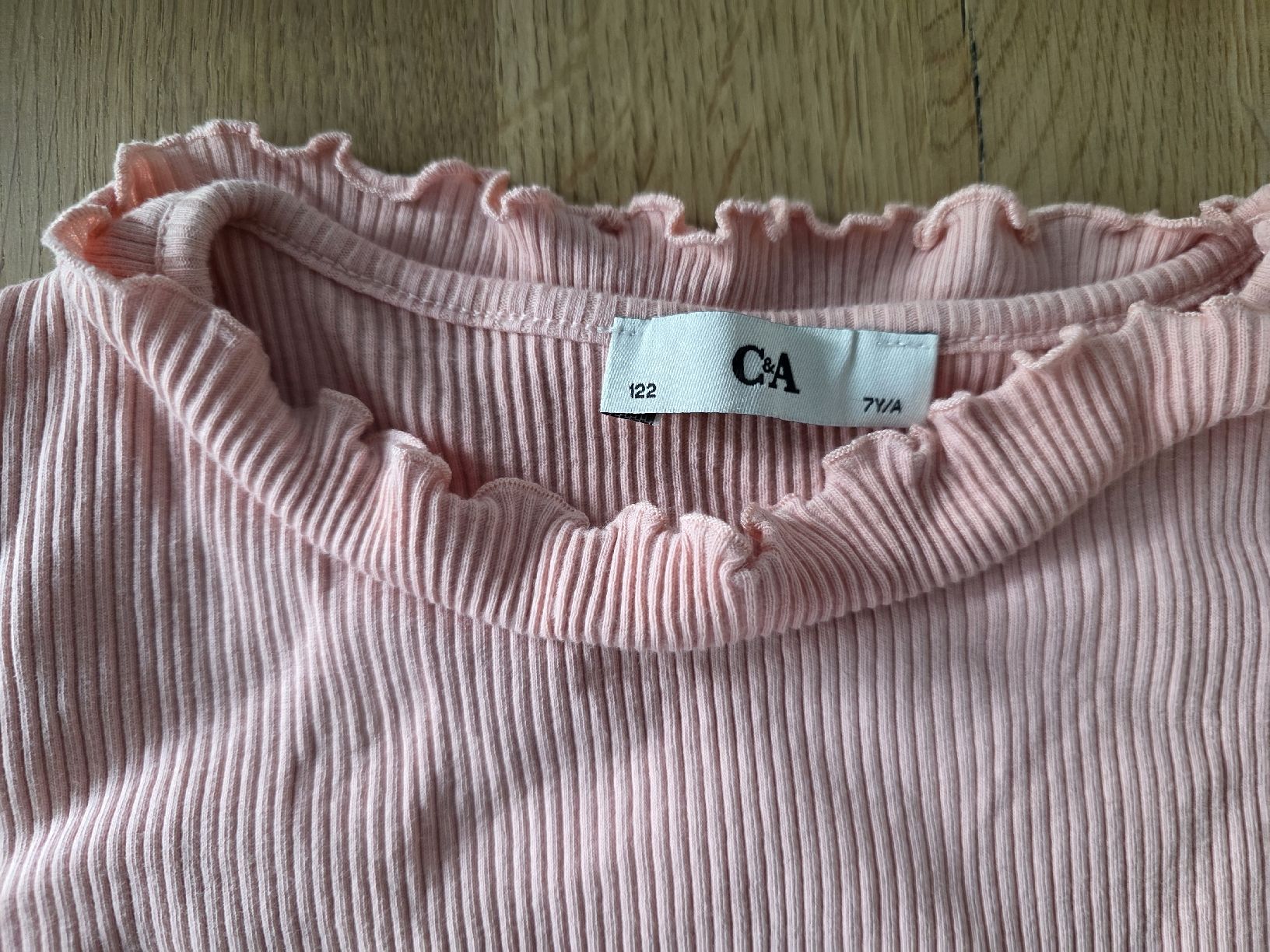 Pullover & Sweatshirts: Pullover C&A Kids Grösse 122 – Gebraucht aus Altstätten SG von Carrybones 1