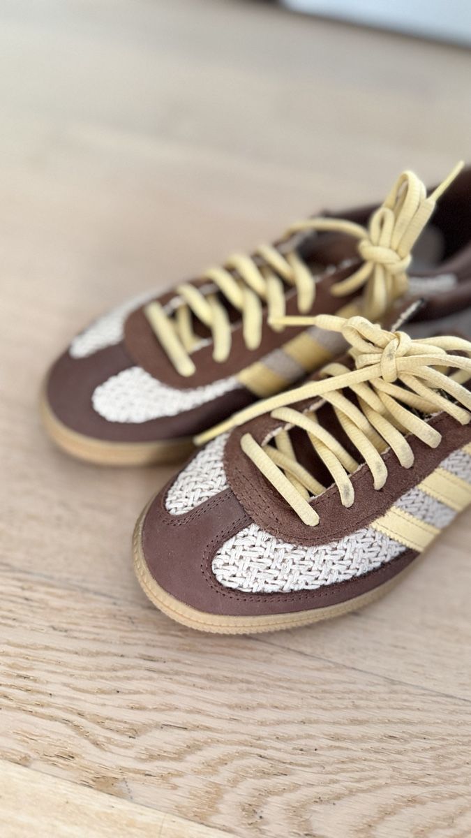 Adidas Damenschuhe: Handball spezial  – Neu (gemäss Beschreibung) aus Paudex von Its_sorayadasilva 1