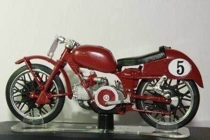 Moto Guzzi Kit di modellismo & Modellini statici: Moto Guzzi Gambalunga , 1:24 – Nuovo e nell'imballaggio originale da Goldach venduto da Feivel9