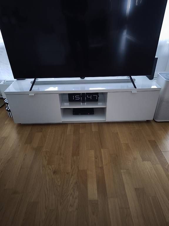 Mobili TV: TV Möbel Hochglanz weiss – Usato da Effretikon venduto da donjuan105 1