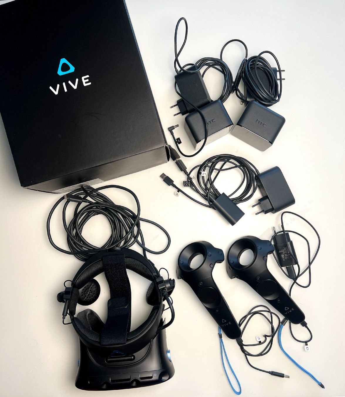 HTC Casco VR: HTC Vive Cosmos Elite - Kit complet  – Nuovo (secondo la descrizione) da Courrendlin venduto da sta_6qcj