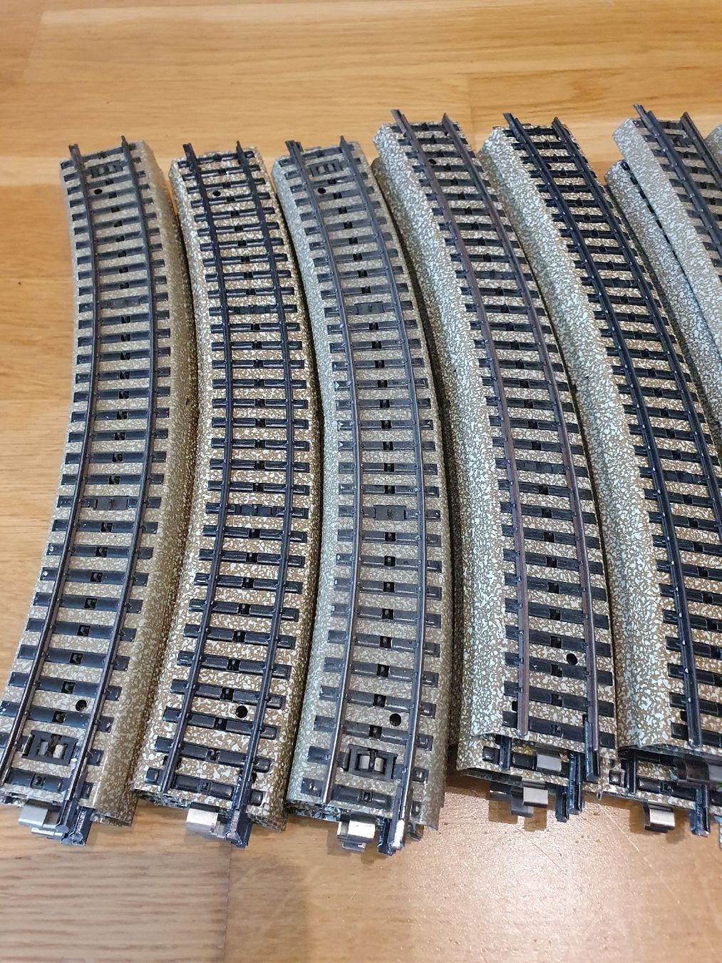 Märklin Modellini di ferrovie: 86x M-Schiene 5200, Radius R2 & 4x Prellbock – Usato da Zofingen venduto da Bluepoint580 1