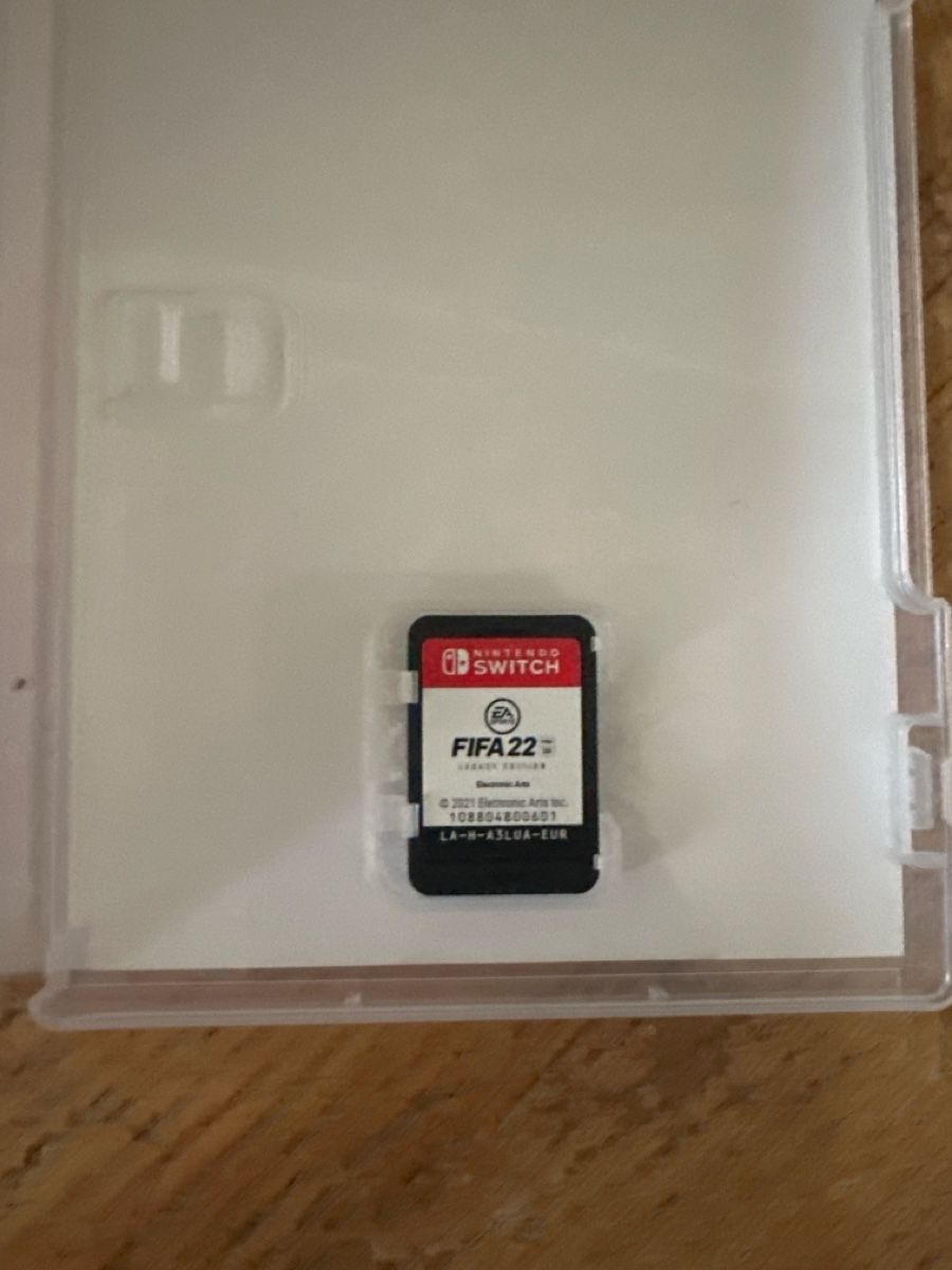 Giochi: Nintendo Switch Spiel FIFA 22 Legacy Edition – Nuovo (secondo la descrizione) da Lützelflüh-Goldb venduto da ama_l2lp 1