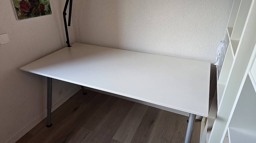 Ikea Scrivanie: Schreibtisch 160 x 80 cm – Usato da Rheinau venduto da Izcaragua