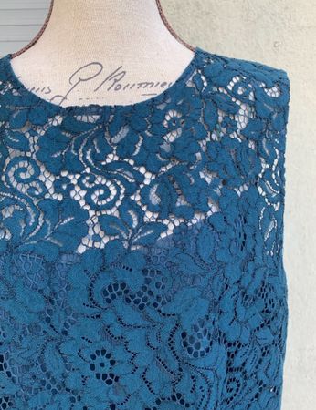 Superbe robe en dentelles MAISON 1.2.3 bleu pétrole t.42