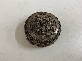 Kleine runde Dose mit Verzierungen Silber 925
