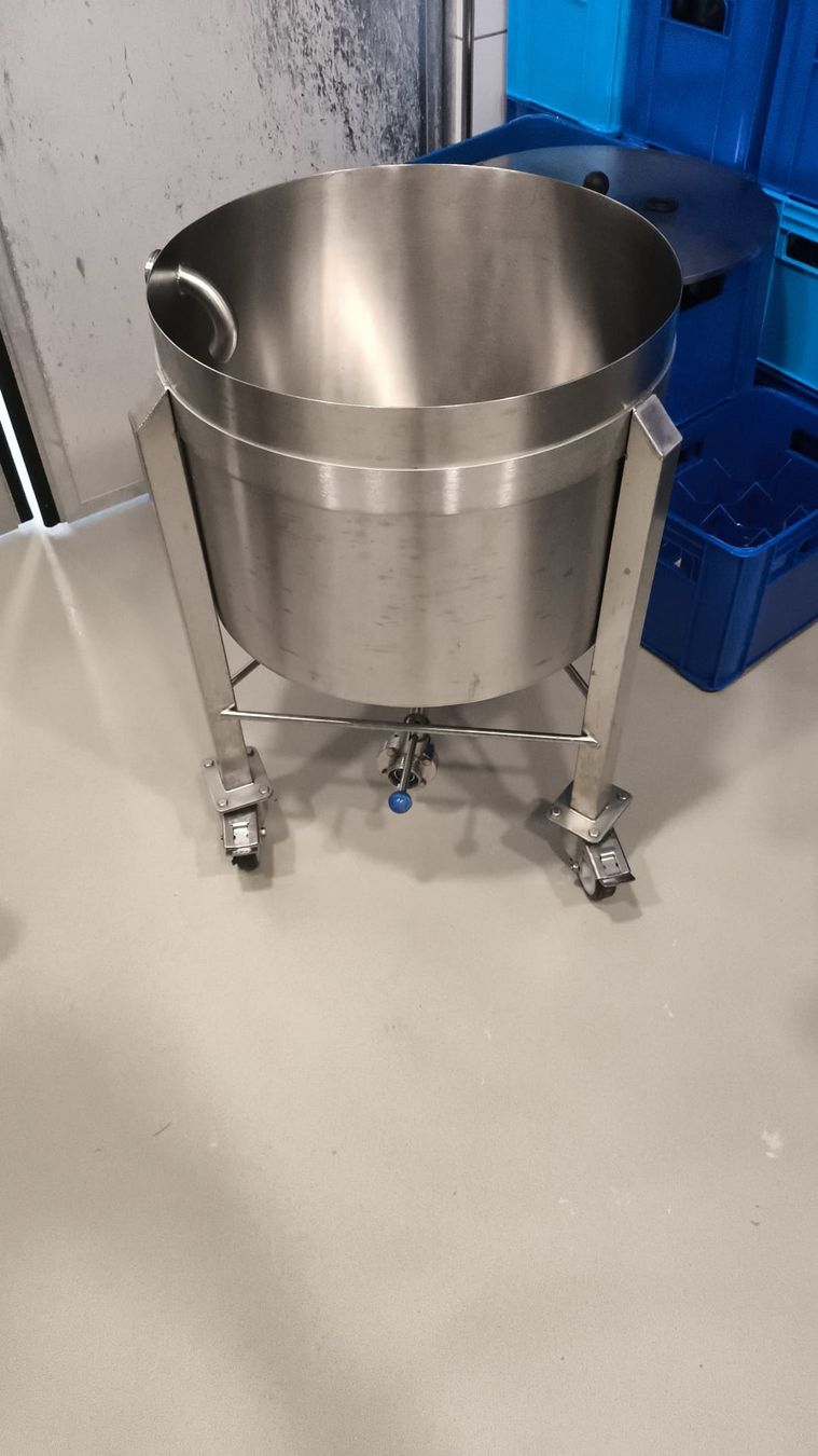Tutte le macchine: Abfüllanlage Joghurt Milch – Usato da Wittenbach venduto da Zenturio 4