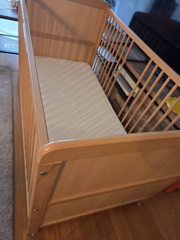 Betten: Gratis Babybett Echtholz – Gebraucht aus Wetzikon ZH von die_5njz 3
