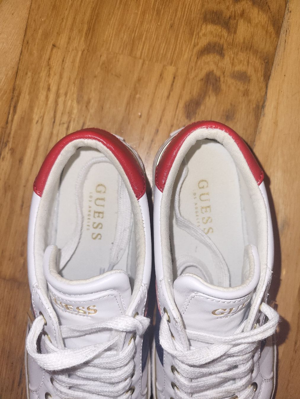 Guess Chaussures femmes: Guess Sneaker, weiß, Größe 8M – D'occasion à Kreuzlingen par JP_1308 2