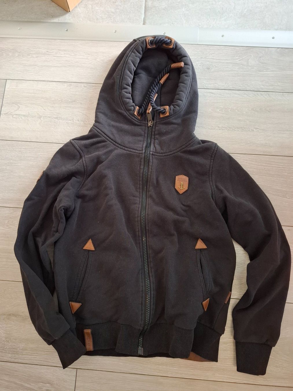 Naketano Pullover & Sweatshirts: Naketano Pullover Kapuze schwarz Grösse M gebraucht – Gebraucht aus Luzern von liv_6n92