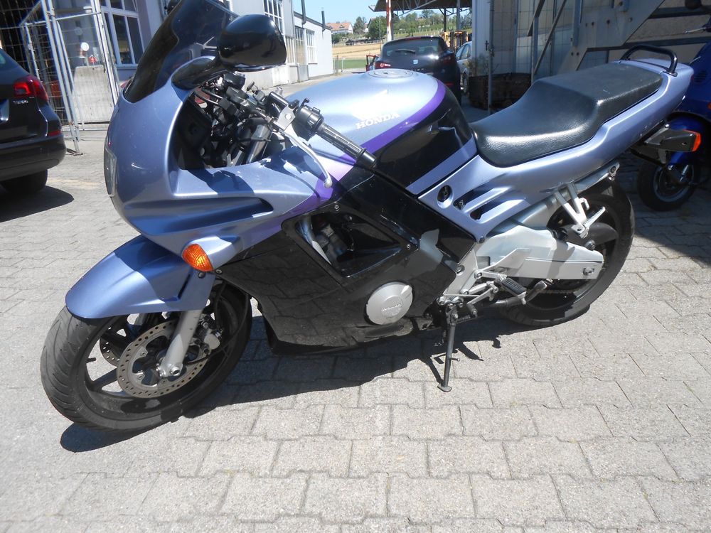 Honda Strada: HONDA  CBR 600 F – Usato da Binz venduto da Petici 3