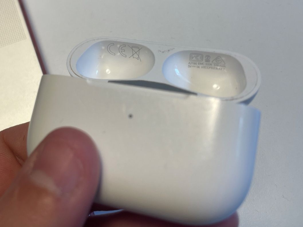 Apple Cuffie: Apple Airpods Pro Ladecase Lightning – Difettoso da Zürich venduto da HZADJW 2
