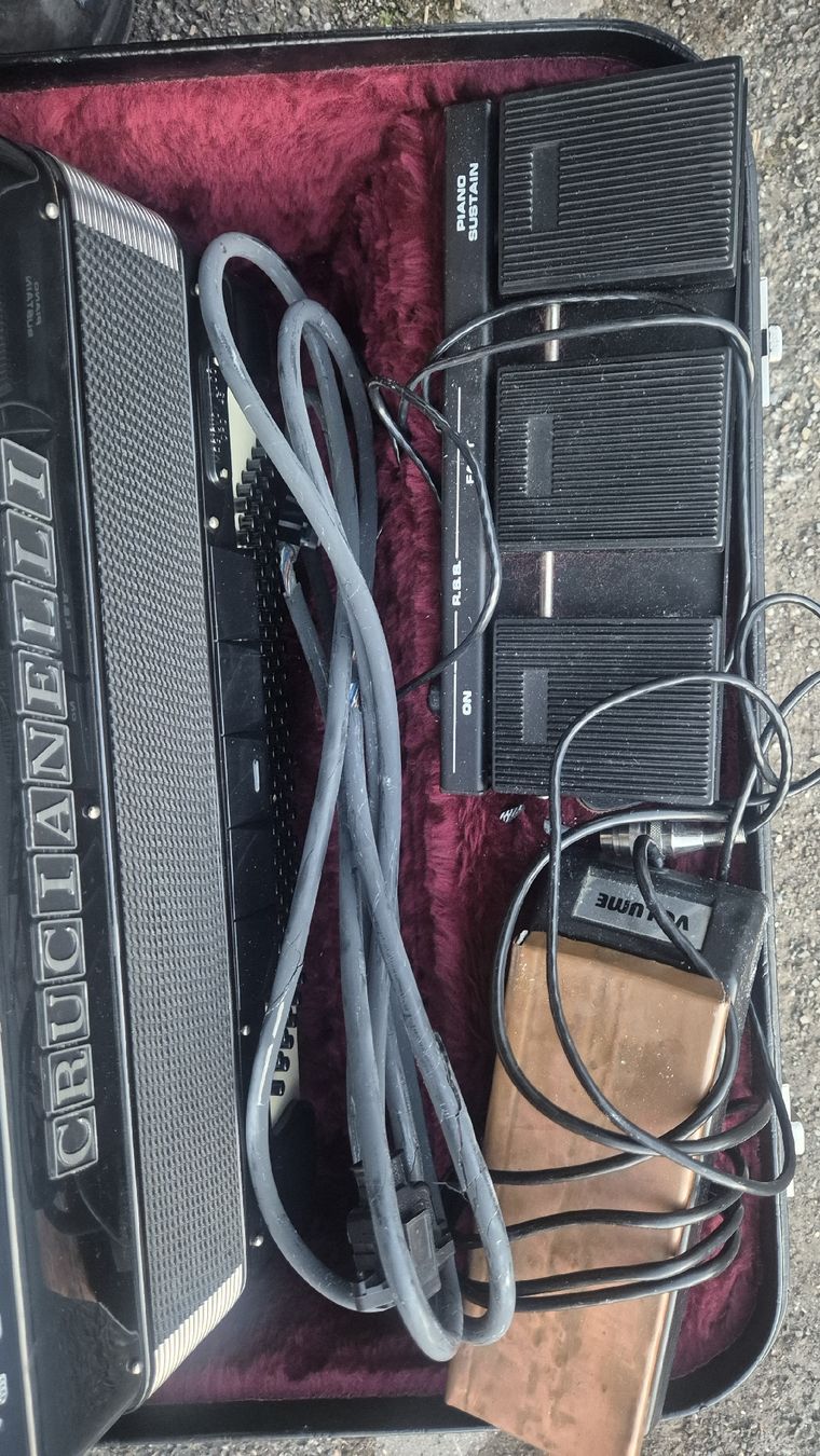 Strumenti musicali: Crucianelli Magicvox elektro Akkordeon – Usato da Rämismühle venduto da beni0010 2
