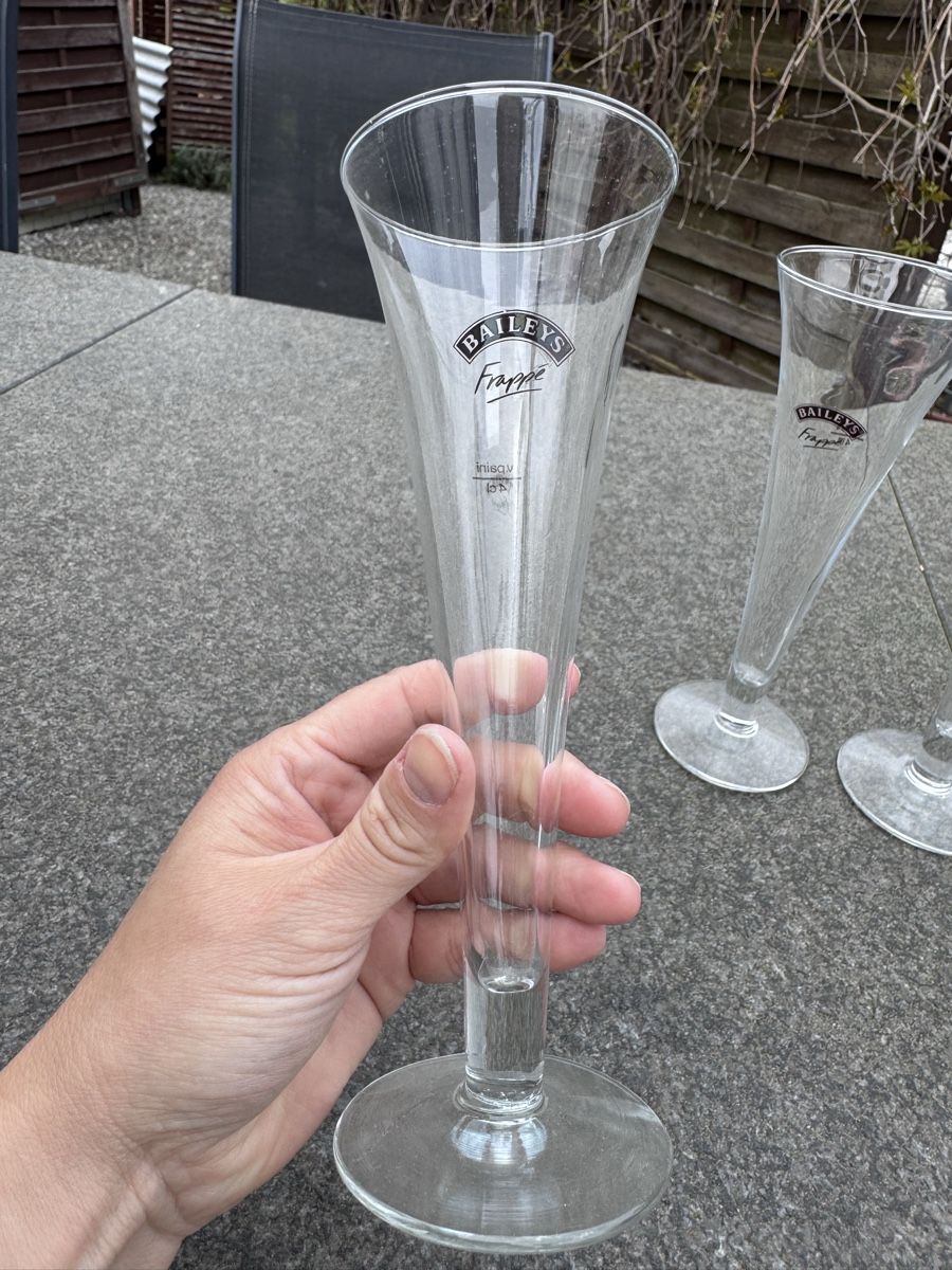 Bicchieri: Baileys Frappé Glas, 5 Stück – Usato da Niederbüren venduto da Oetschli 1