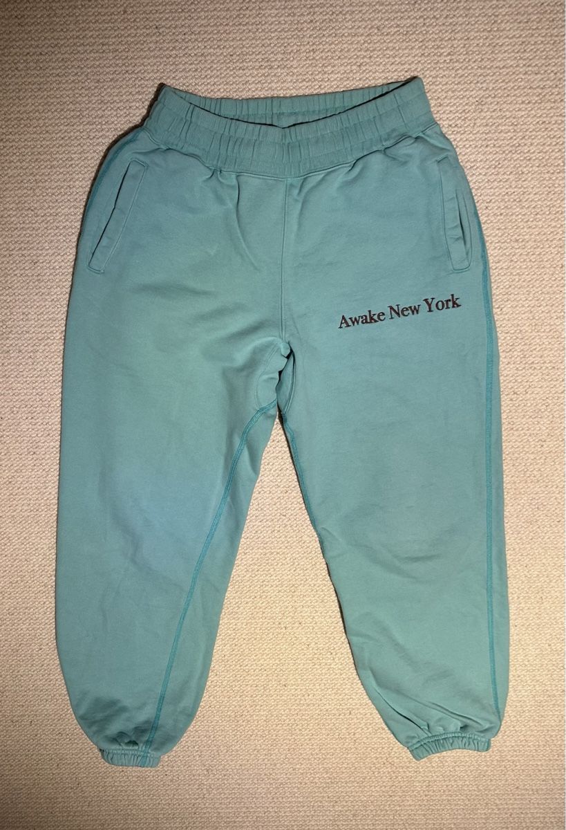 Pantalons: Awake New York Trainerhosen – D'occasion à Mönchaltorf par johanna_k06