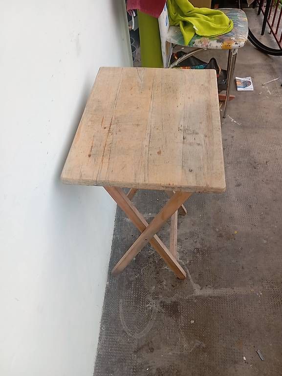Tables: Balkon tischli klappbar – D'occasion à Basel par Petergunn