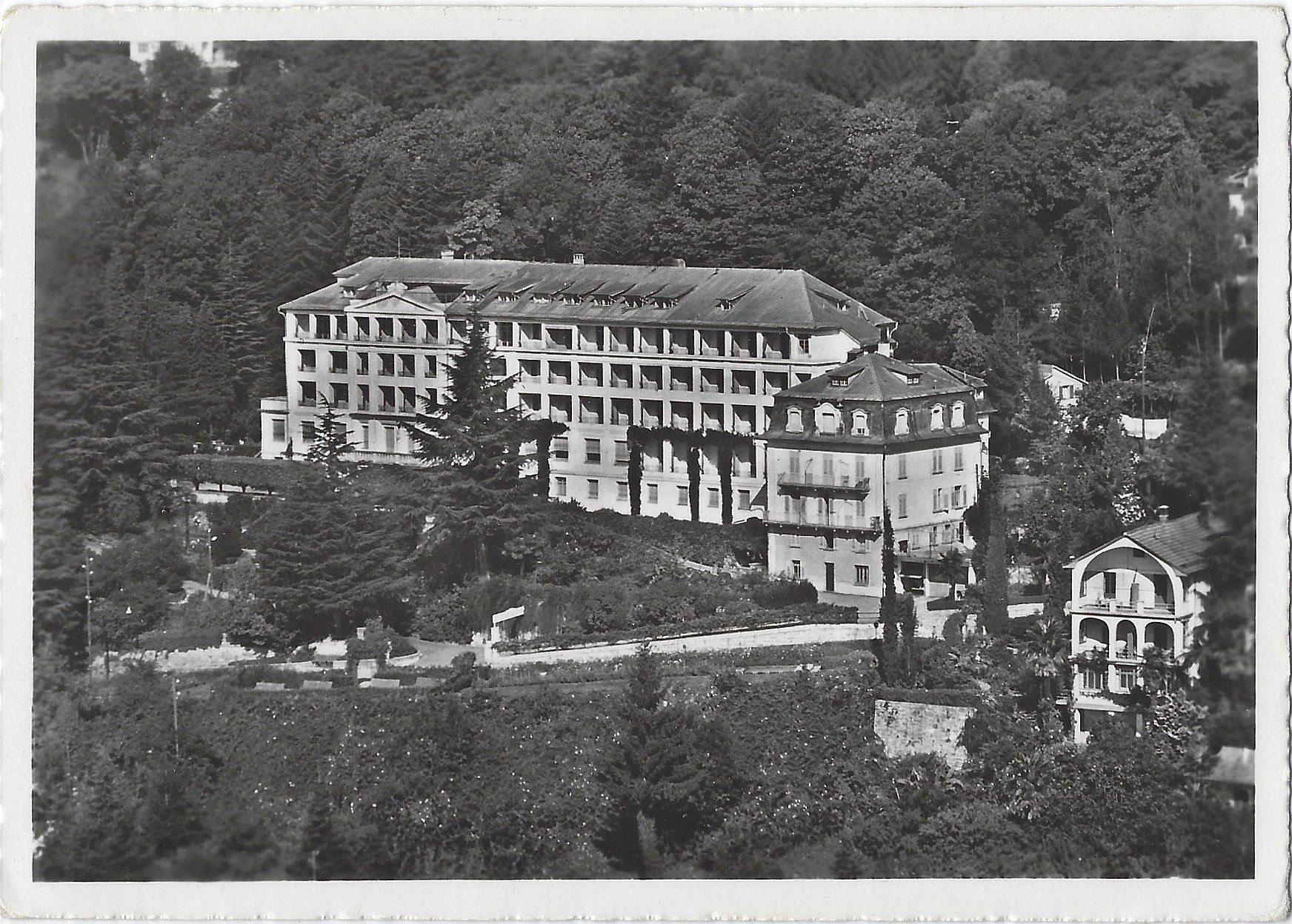 Cartoline postali: Clinique  St.  Croce  Orselina – Usato da Bütschwil venduto da Jackson1A