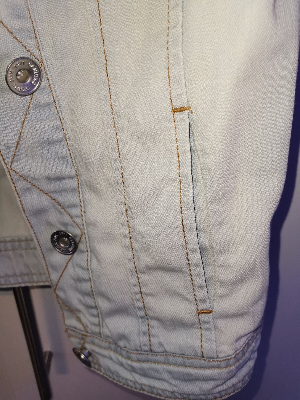 Gilet & Giacche senza maniche: DAMEN JEANS GILET GRÖSSE32 – Usato da basel venduto da lupettone 2