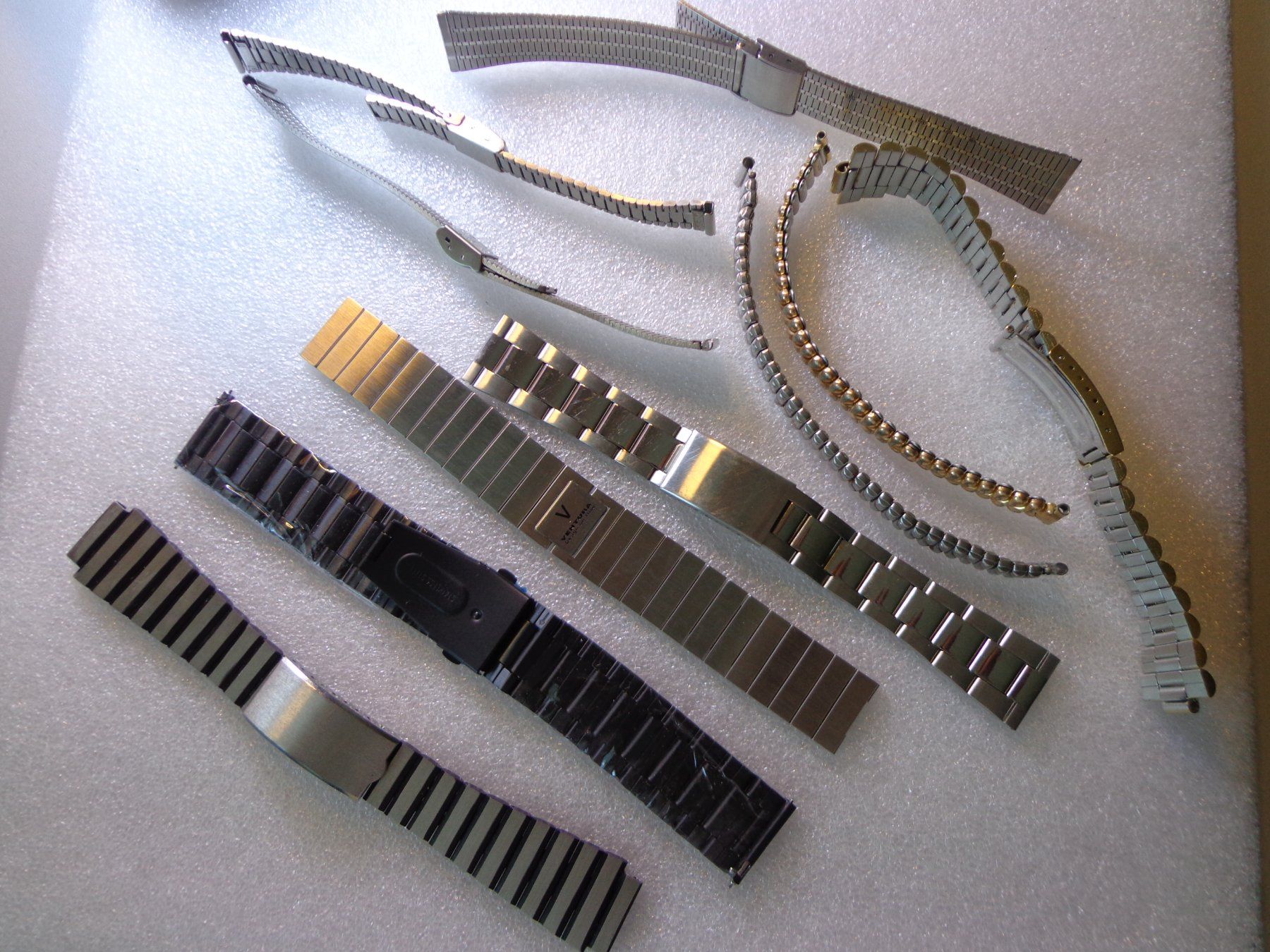 Bracciali & Braccialetti: Uhrenbänder Metalluhrenbänder – Nuovo e nell'imballaggio originale da Hinterkappelen venduto da Roku5 8