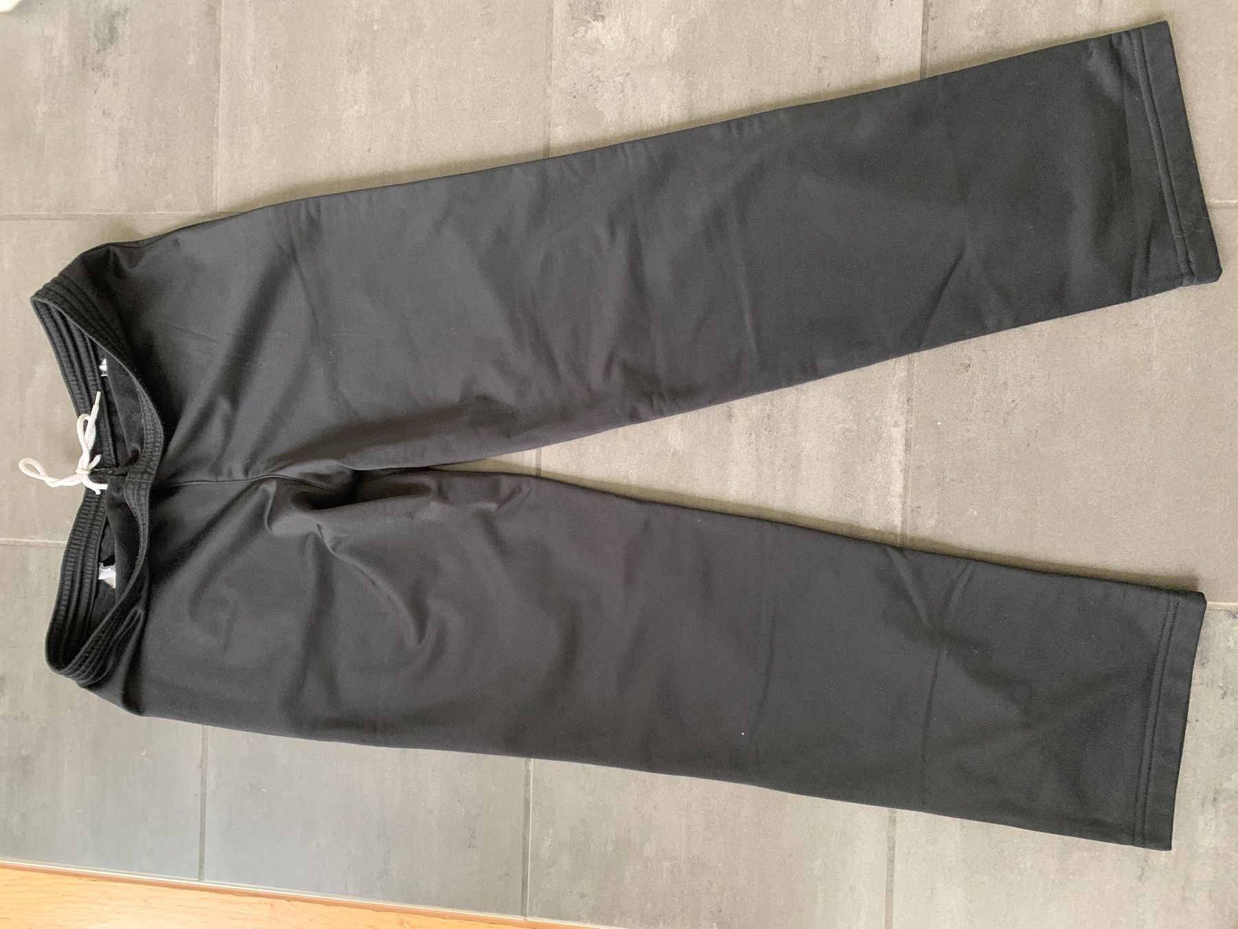 Pantaloni: schwarze Trainingshose 40/ M  unisex – Nuovo (secondo la descrizione) da Auenstein venduto da mar_8mxd 5