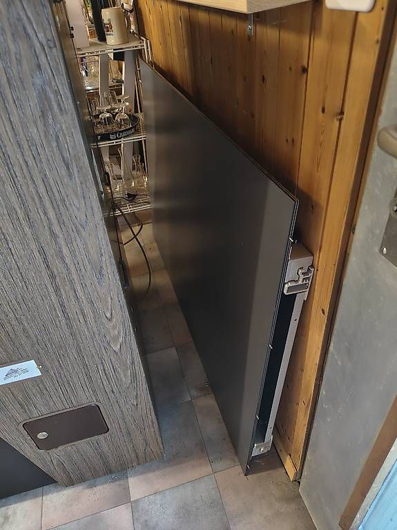 Tavoli: Tisch KRISTALIA Alucompact  – Usato da Düdingen venduto da chrigi1971 2