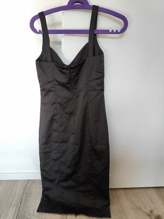Vestito midi Zara Basic nero con coppe, usato in buono stato