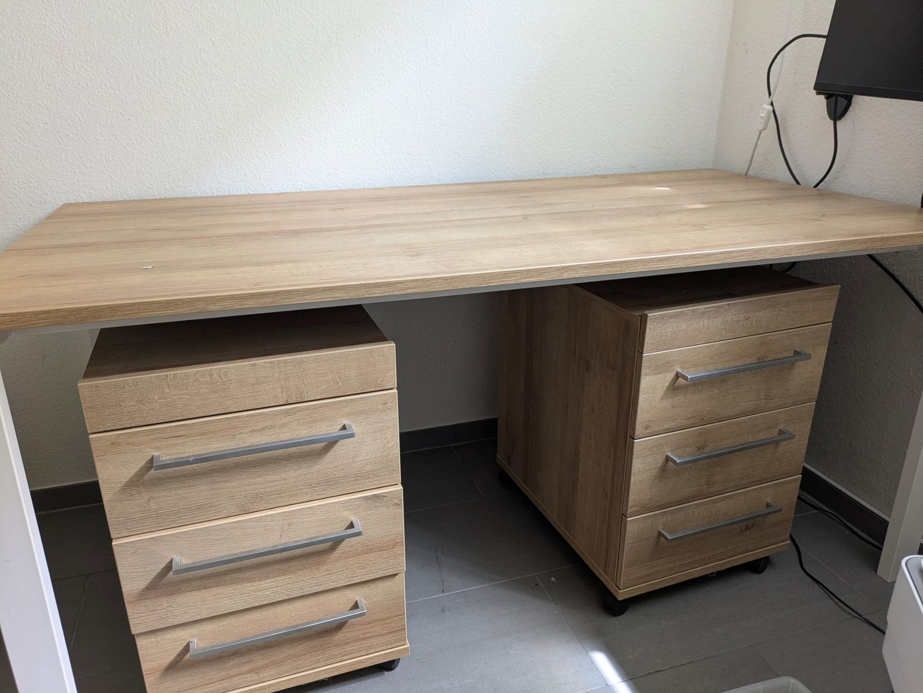 Micasa Scrivanie: Bürotisch / Pult – Usato da Münchenstein venduto da domunicator