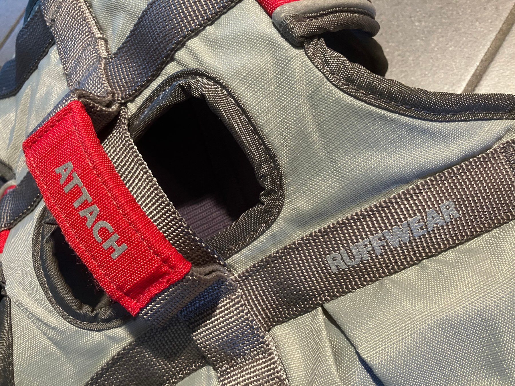 Ruffwear Guinzagli & Collari: Ruffwear attach Hundegeschirr Grau Grösse M – Nuovo (secondo la descrizione) da Winznau venduto da gugi2009 1