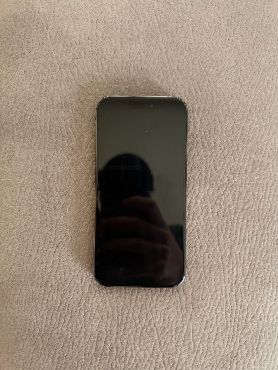 Apple Portables: Iphone 15 Pro – D'occasion à Strengelbach par FaebuuZ 1