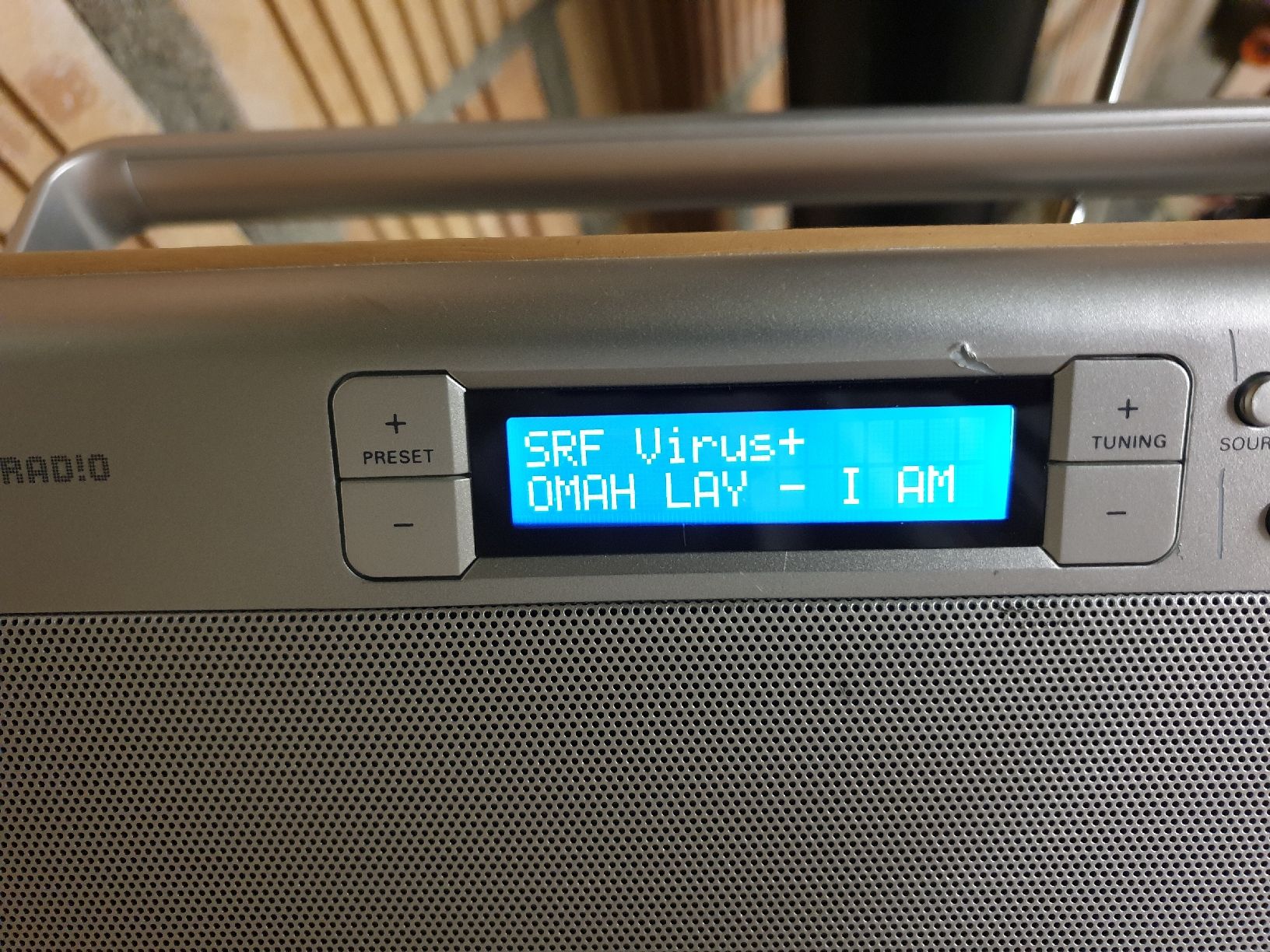 Philips Radio: Philips DAB+ Digitalradio mit Holzapplikation und Tragegriff – Difettoso da Ittigen venduto da Ziok187 8