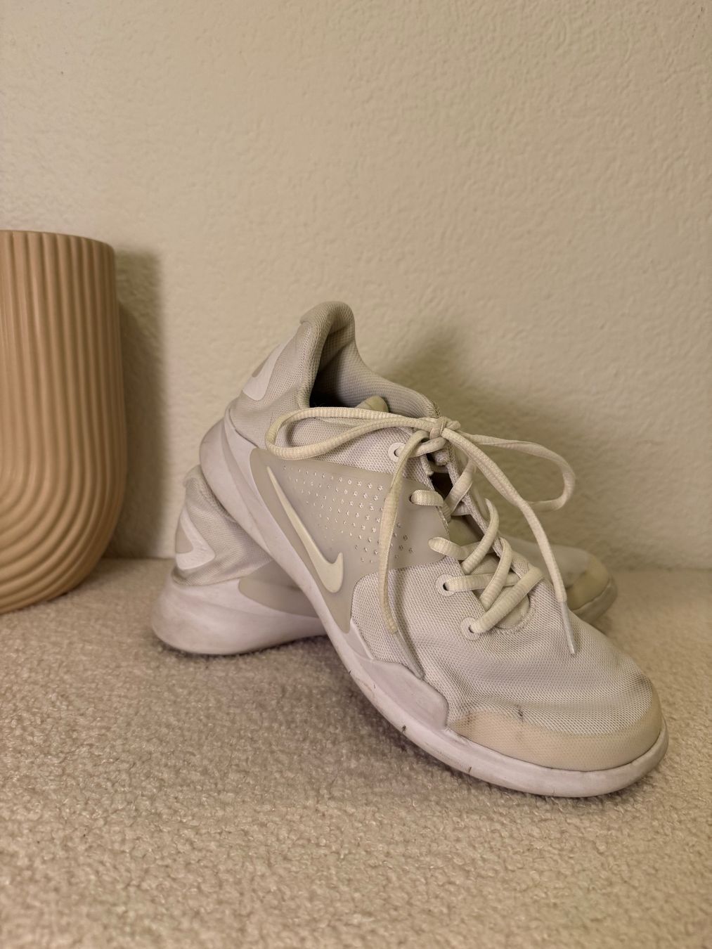 Nike Scarpe da uomo: Nike Sneaker weiss Gr. 38.5 - Frühlingsschuhe – Usato da Untersiggenthal venduto da ClaudiaVotta