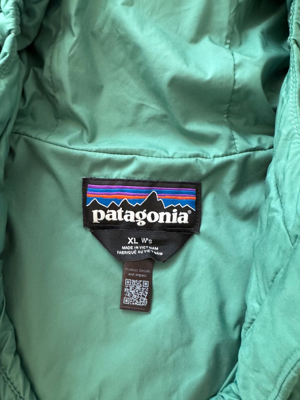 Maglioni & Felpe: Patagonia Damen Light Gust Hooded Pullover XL – Usato da Zürich venduto da misscheeky 1