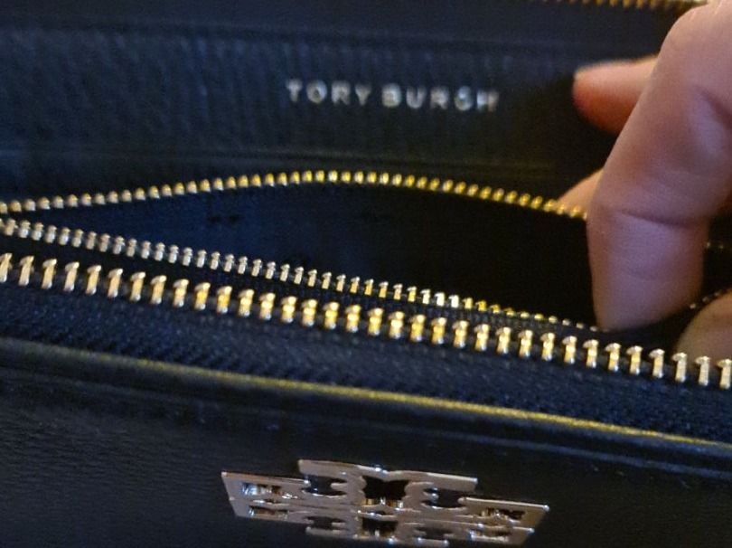 Tory Burch Portamonete: Tory Burch Wallet silver-grey – Usato da Richterswil venduto da Ivypearl 5