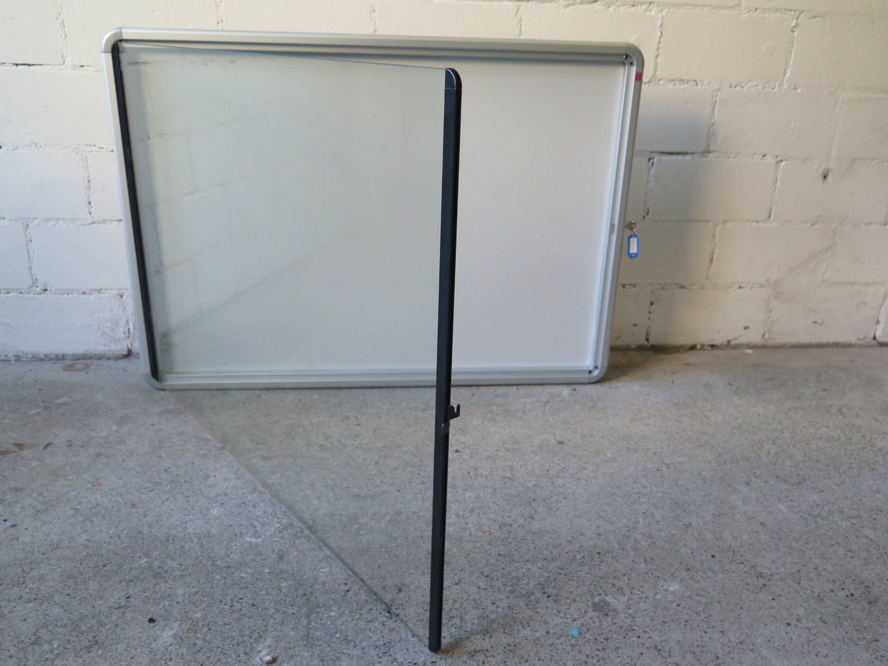 Lavagne: Whiteboard / Werbevitrine / Präsentationsvitrine 975 x 695mm – Usato da Basel venduto da Deko1 3