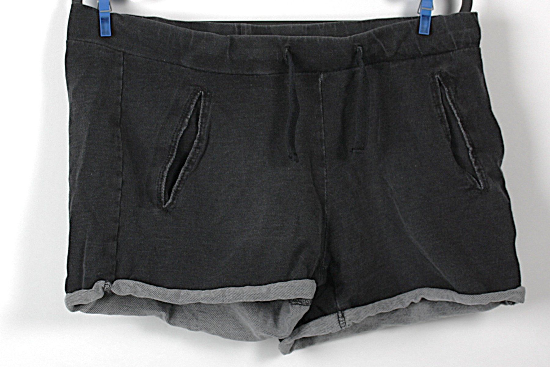 Pantaloni: SHORTS DUNKEL – Usato da Zollikofen venduto da Restwert_Zollikofen