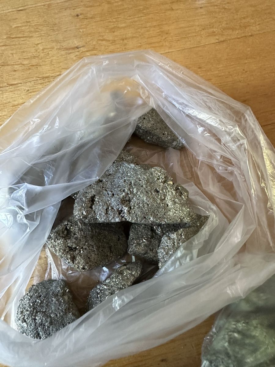 Mineralien & Heilsteine: Mineralien Pyrit/Prenit/Cromdiopsit – Gebraucht aus Bern von Ruhrallee 3