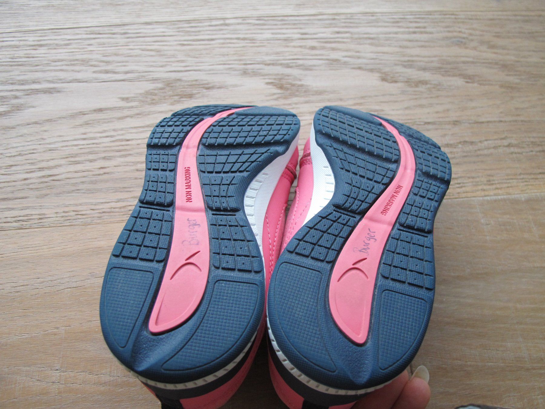 Chaussures filles: Turnschuh Sportschuh Gr. 29 – D'occasion à Rheinfelden par zwitschi_09 3