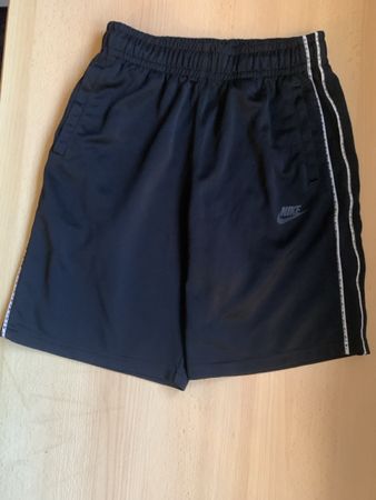 Short Nike noir taille XL adolescent