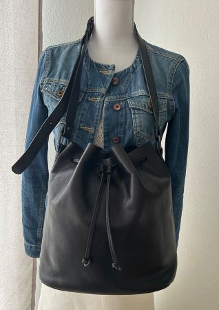 Park Beuteltasche schwarz , NP 329Fr.