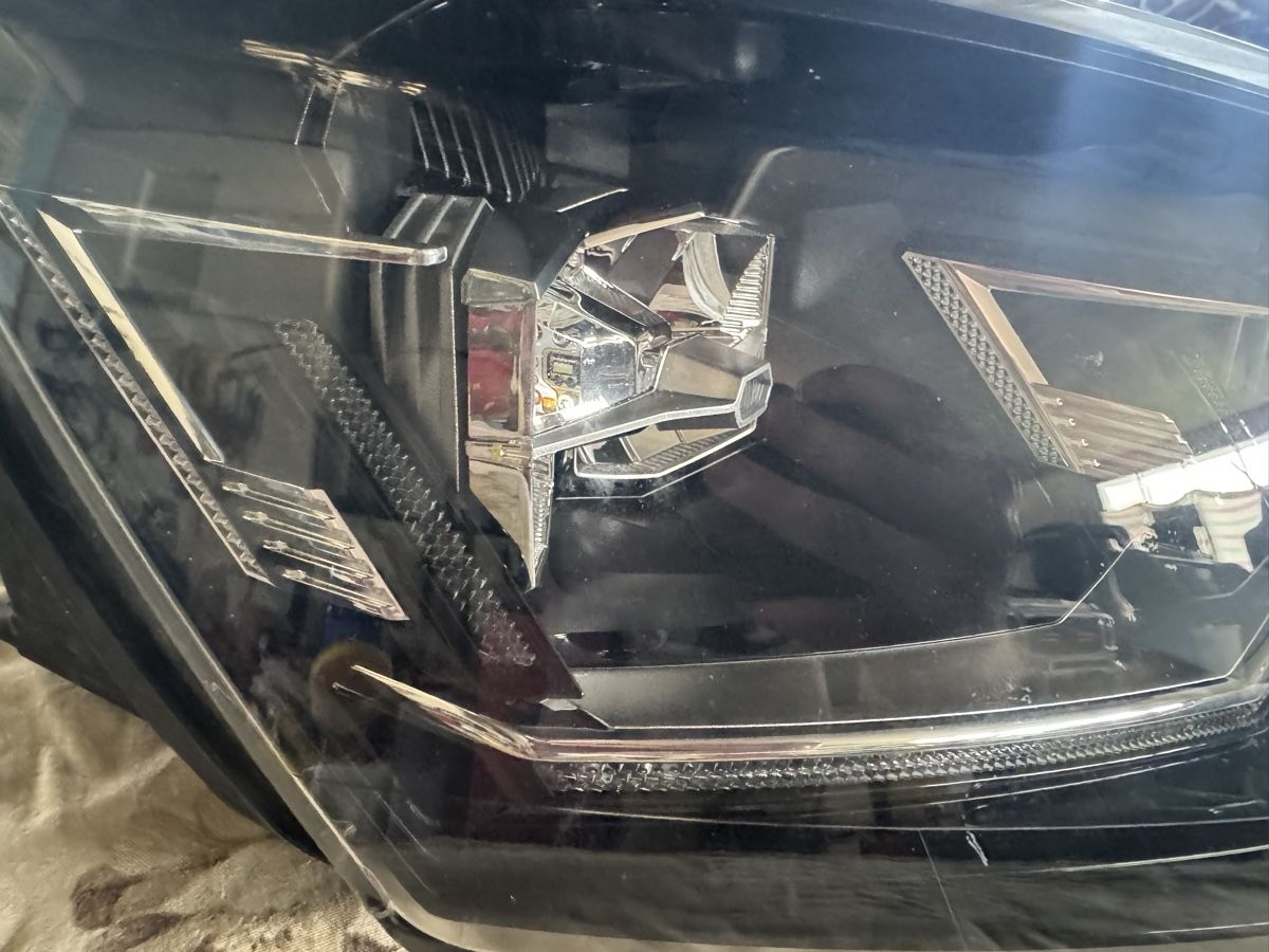 VW Fari: VW Polo Occ. Led Scheinwerfer vorne Rechts – Usato da Mirchel venduto da Hilal1994 2