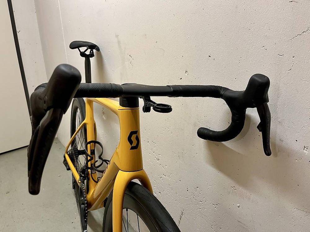 Vélo route Scott Addict RC 10 taille 56 (L) (Gebraucht) in Vevey für ...